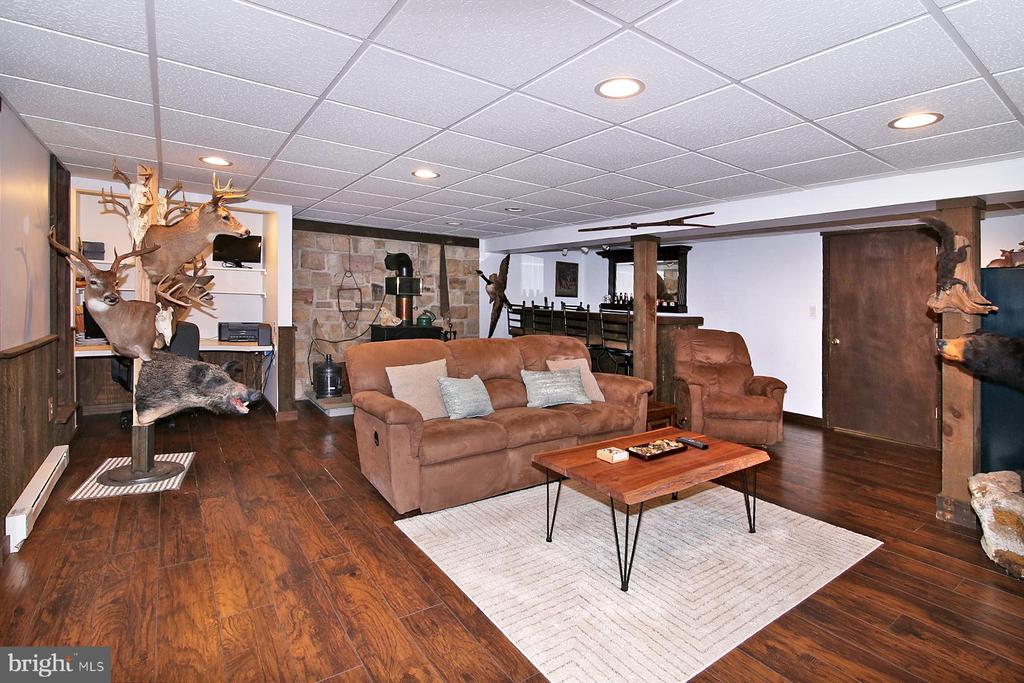 1266 Ash Ln