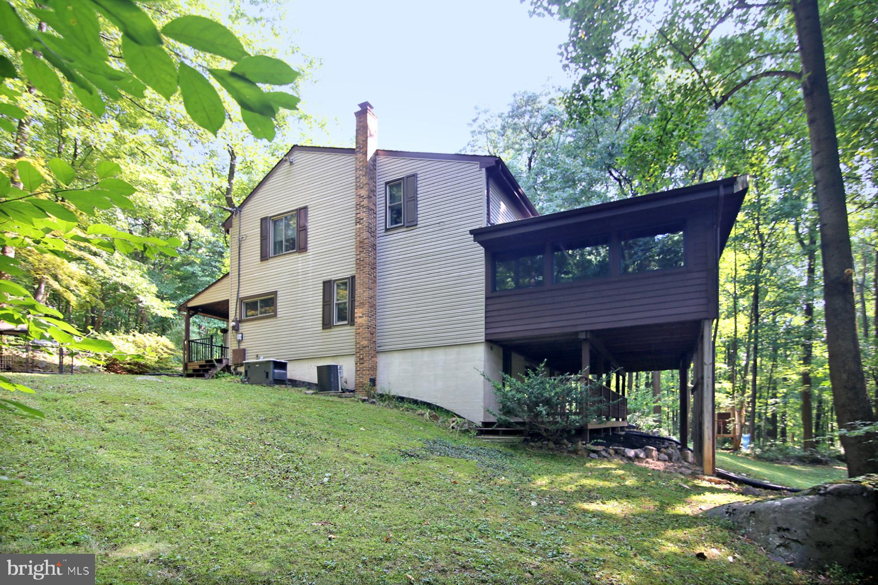 1266 Ash Ln