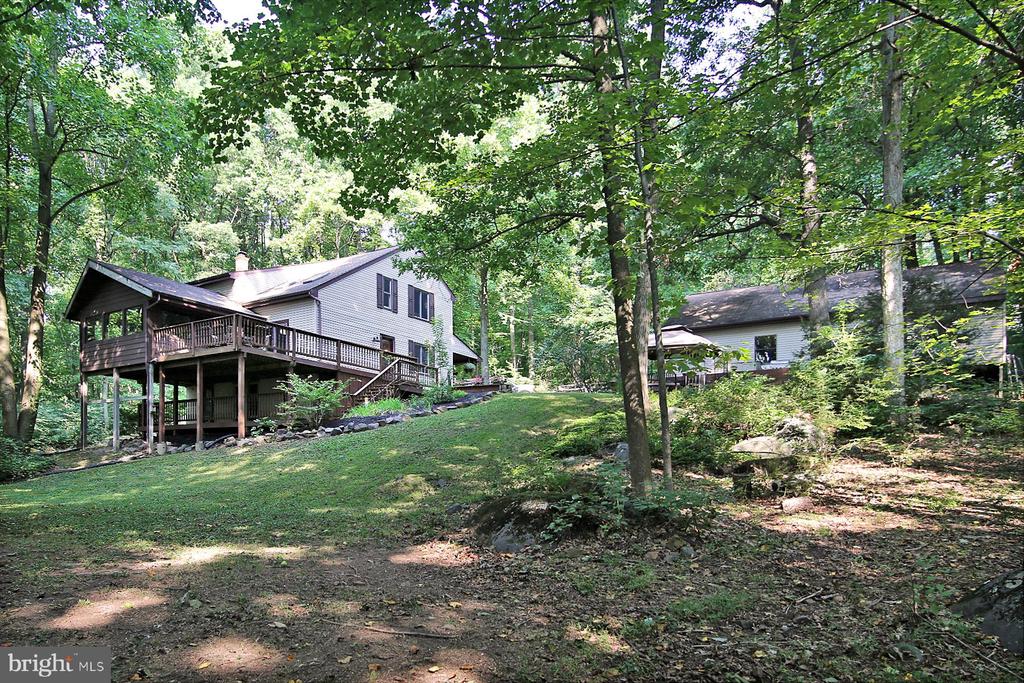 1266 Ash Ln