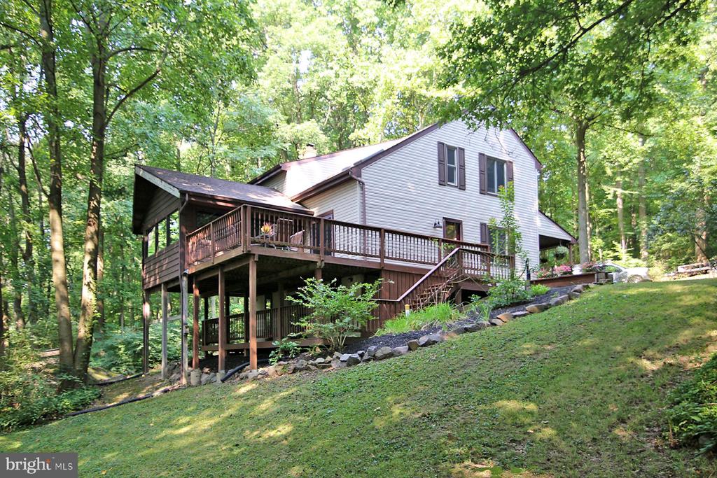 1266 Ash Ln