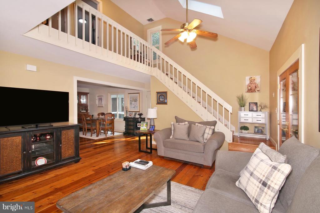 1266 Ash Ln