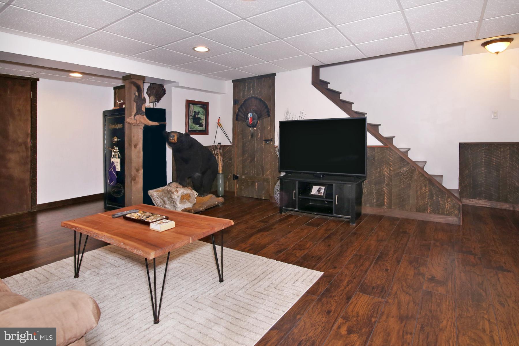1266 Ash Ln