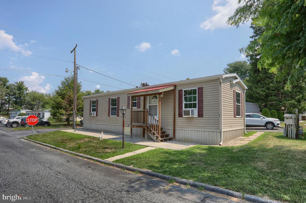 7 David Dr