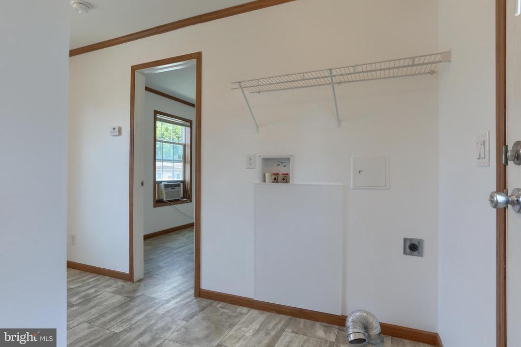 7 David Dr