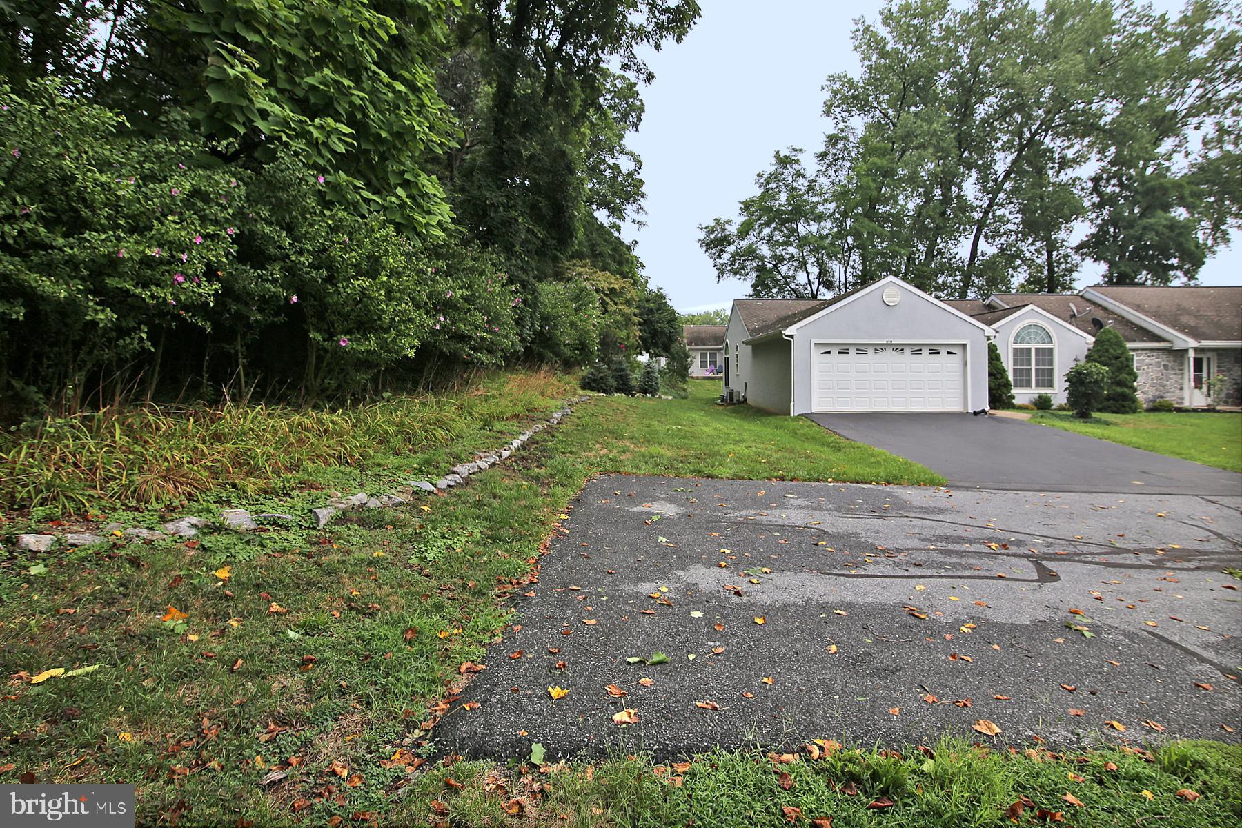 610 Huckleberry Ln