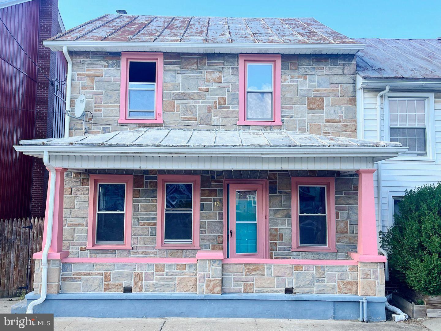 15 E Market St