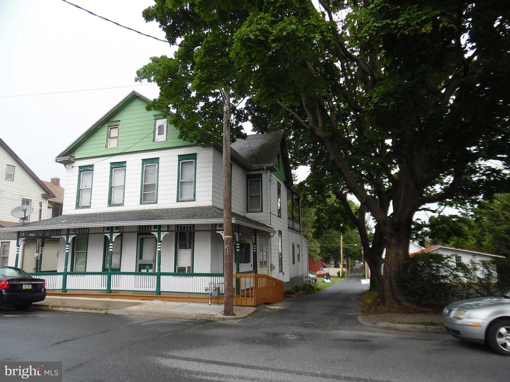 28 N Railroad St