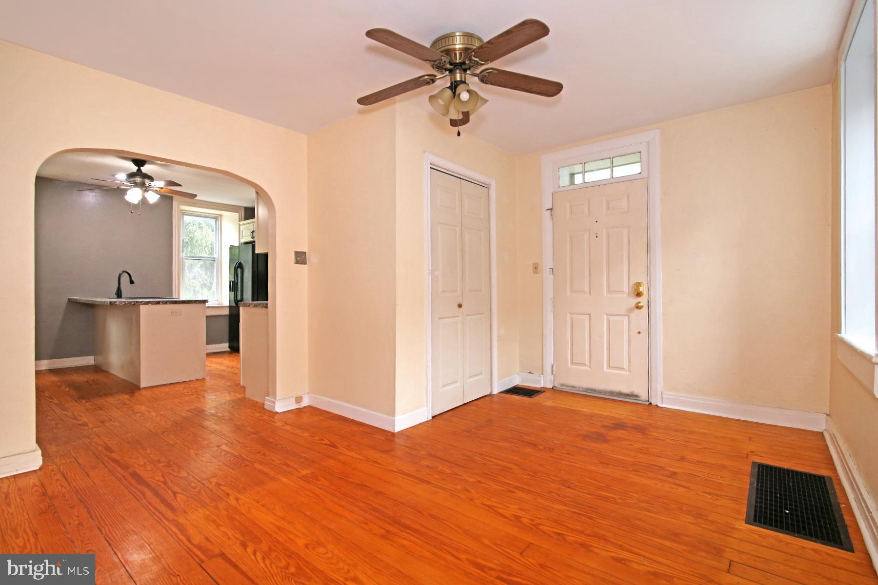 319 Boyd St