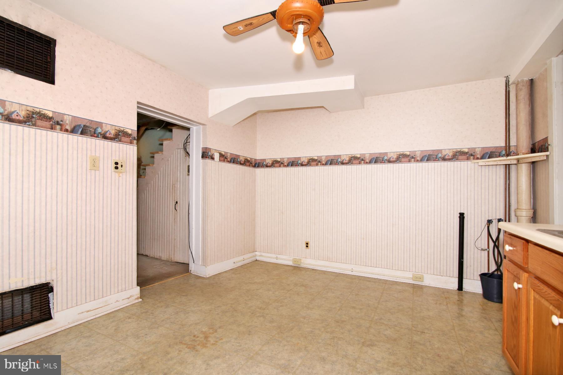 319 Boyd St