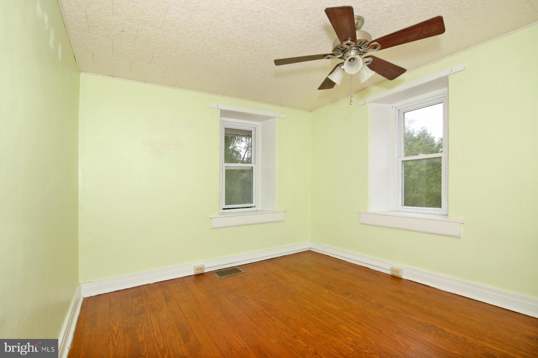 319 Boyd St