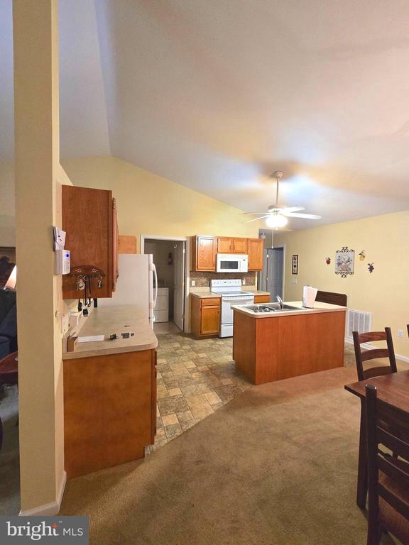 612 Raspberry Ln