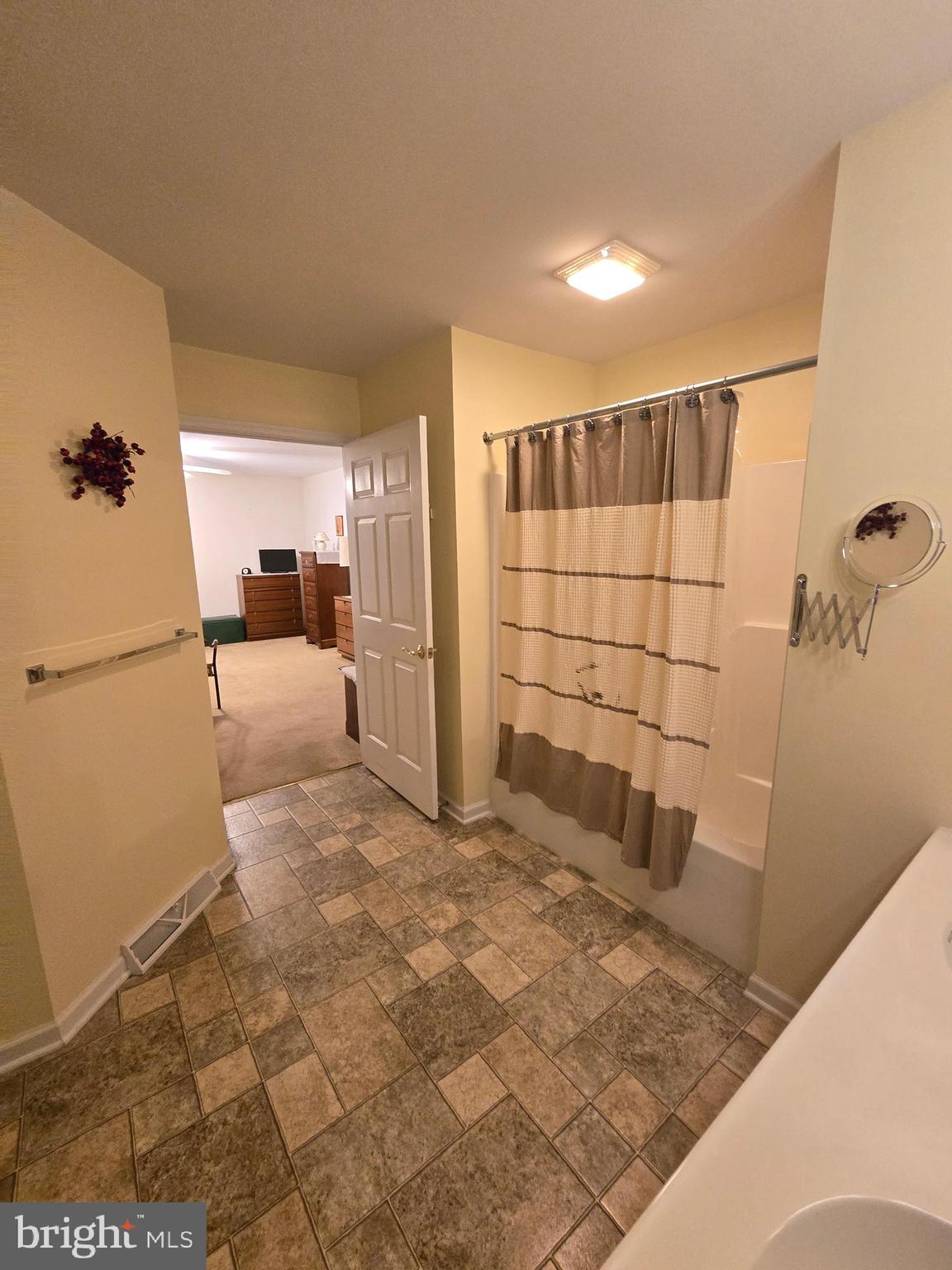 612 Raspberry Ln