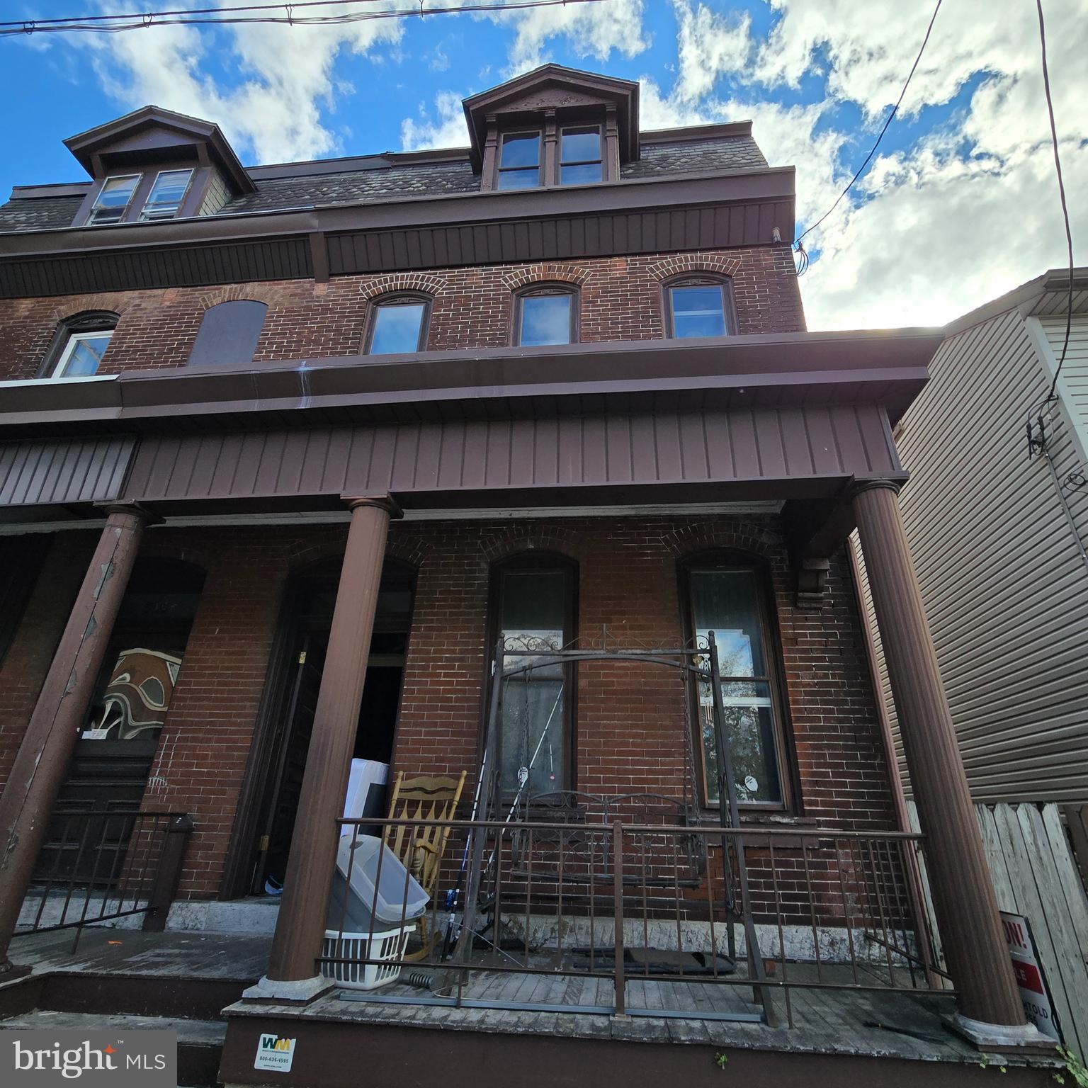 920 Walnut St