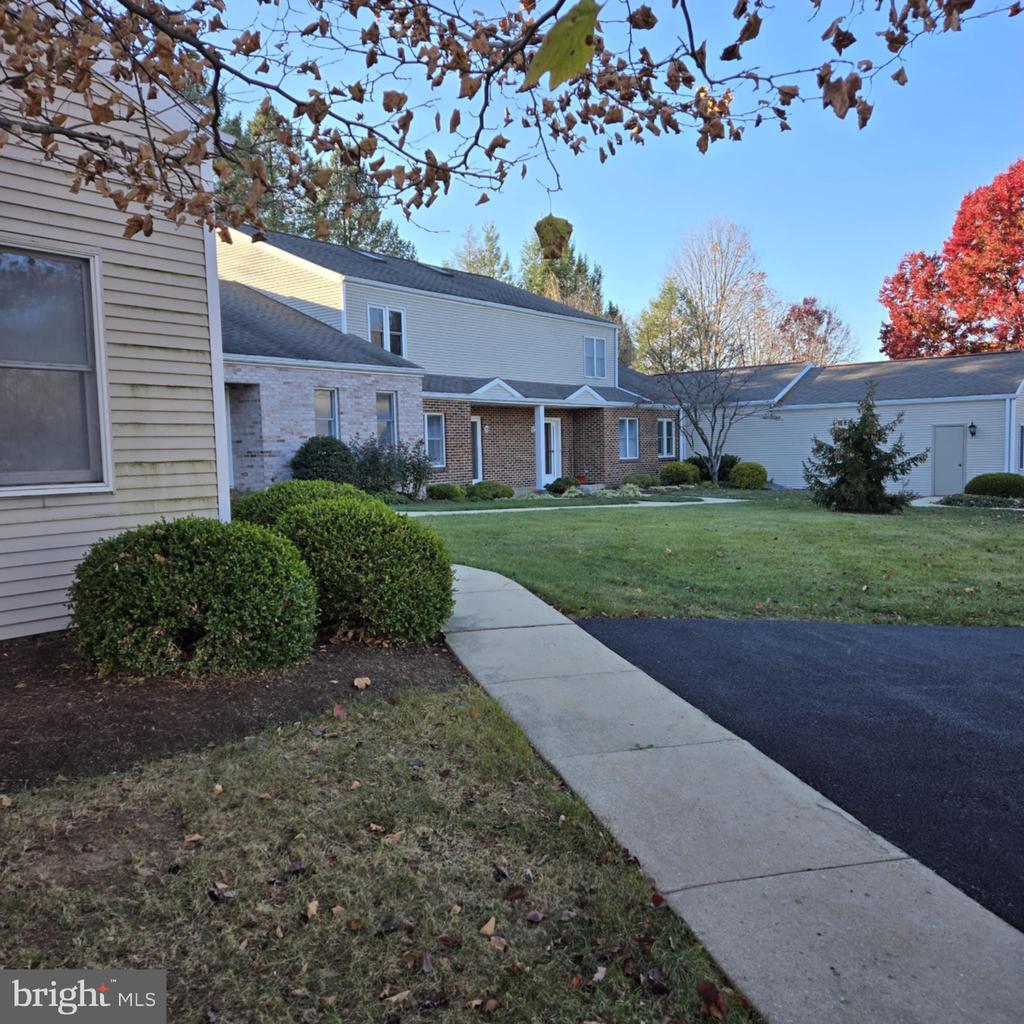 19 Woodland Est