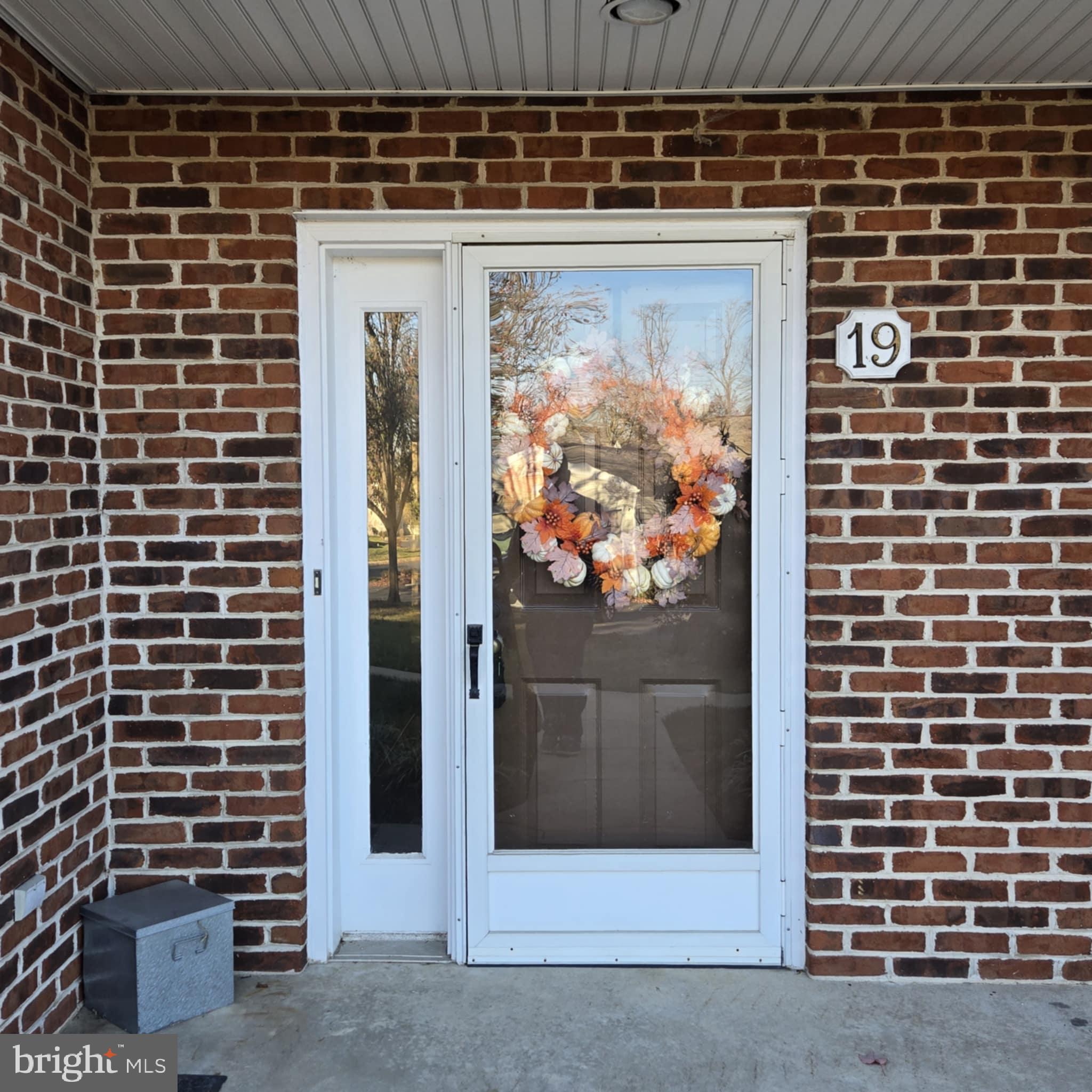 19 Woodland Est