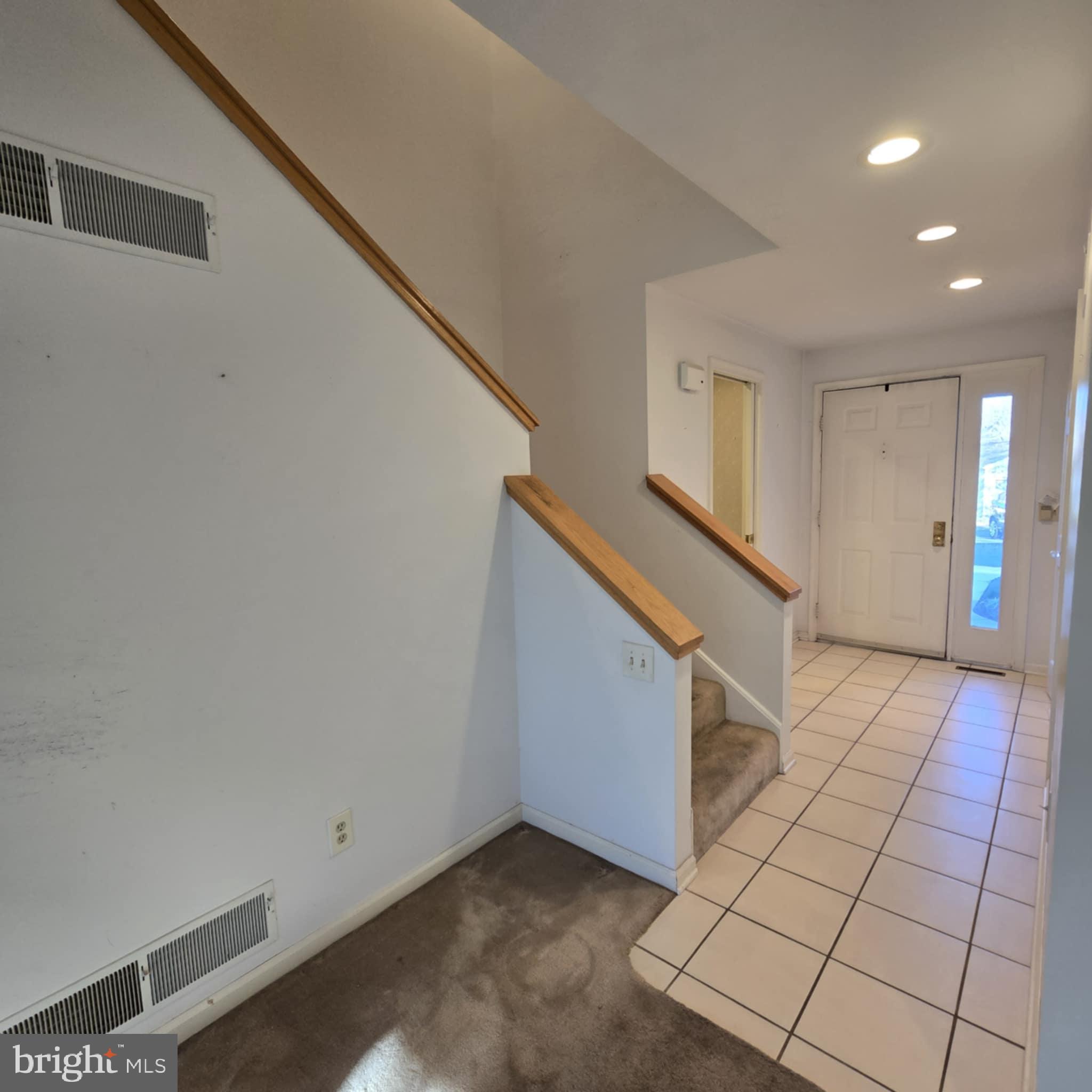 19 Woodland Est