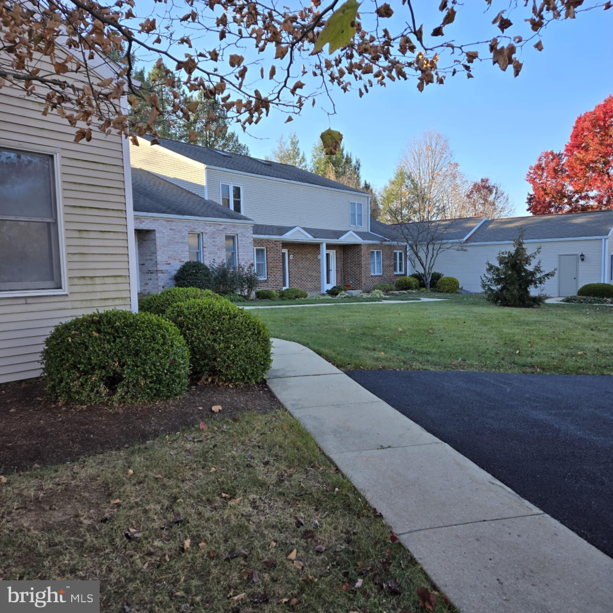 19 Woodland Est