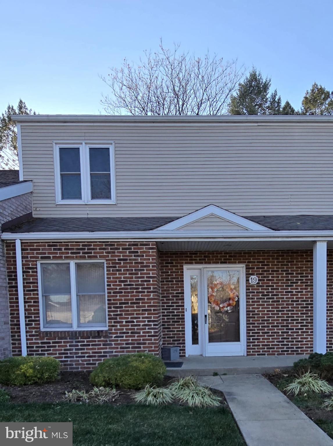 19 Woodland Est