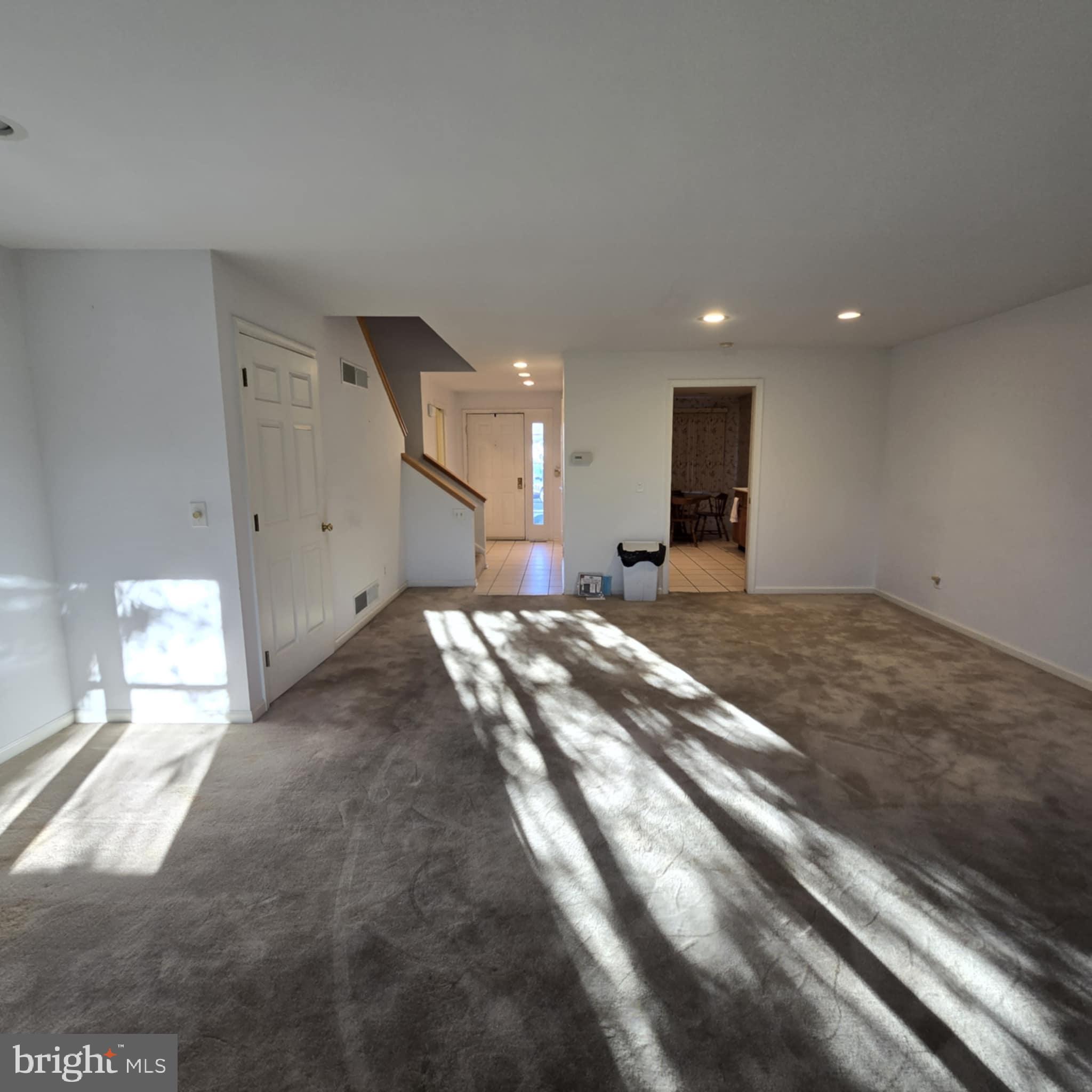 19 Woodland Est