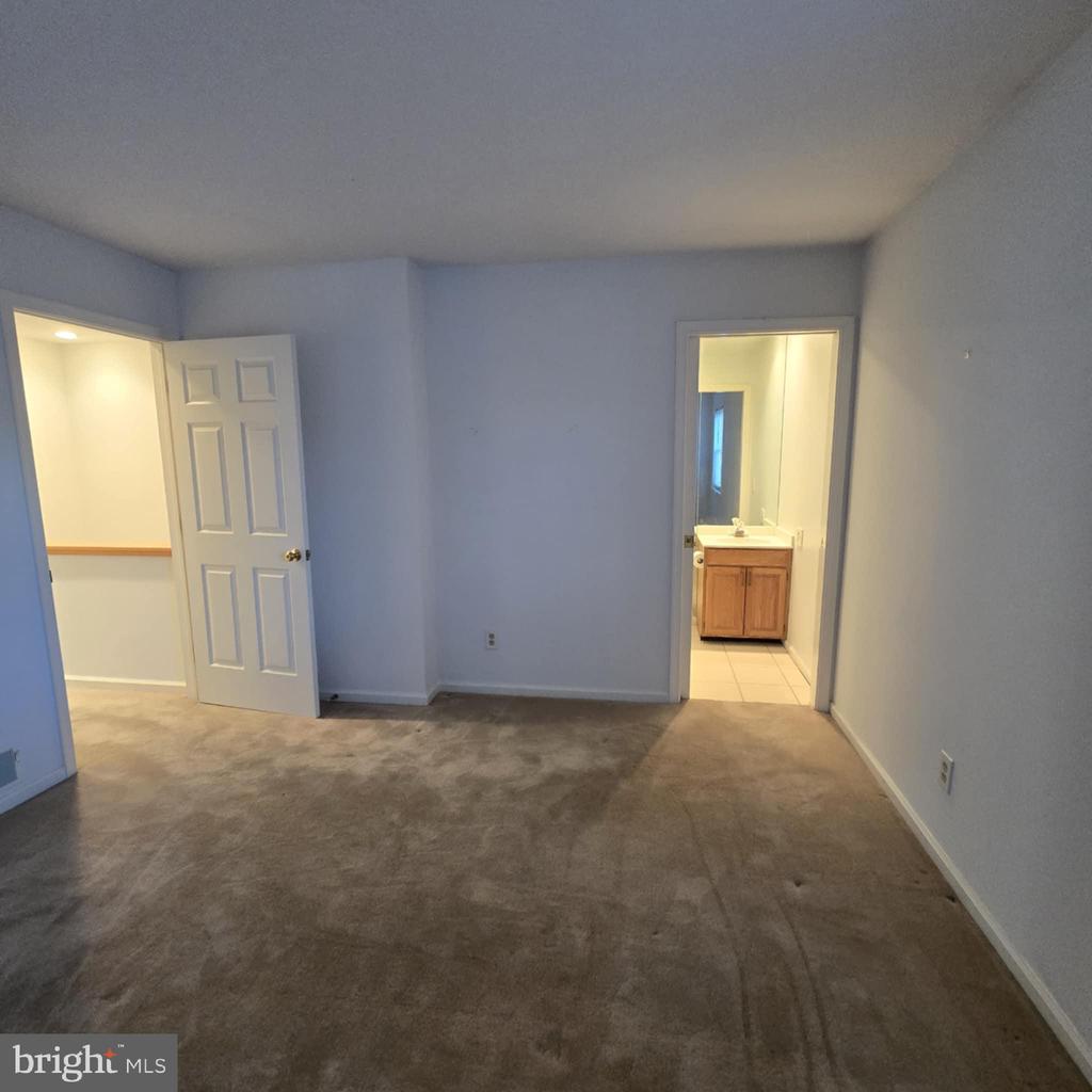 19 Woodland Est
