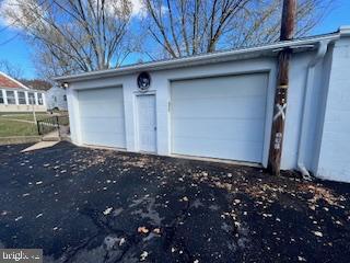 2130 Kline St