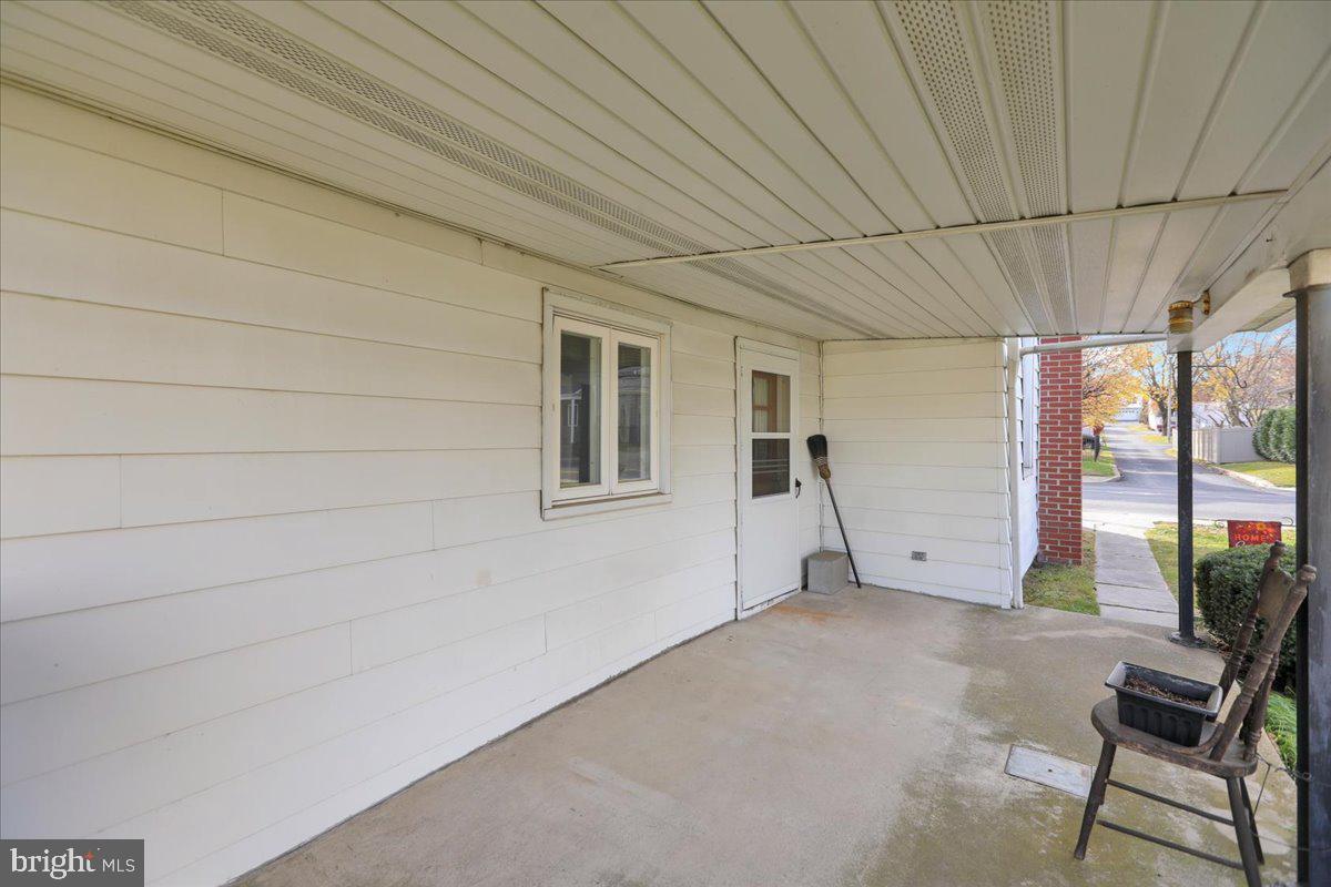 125 E Main St