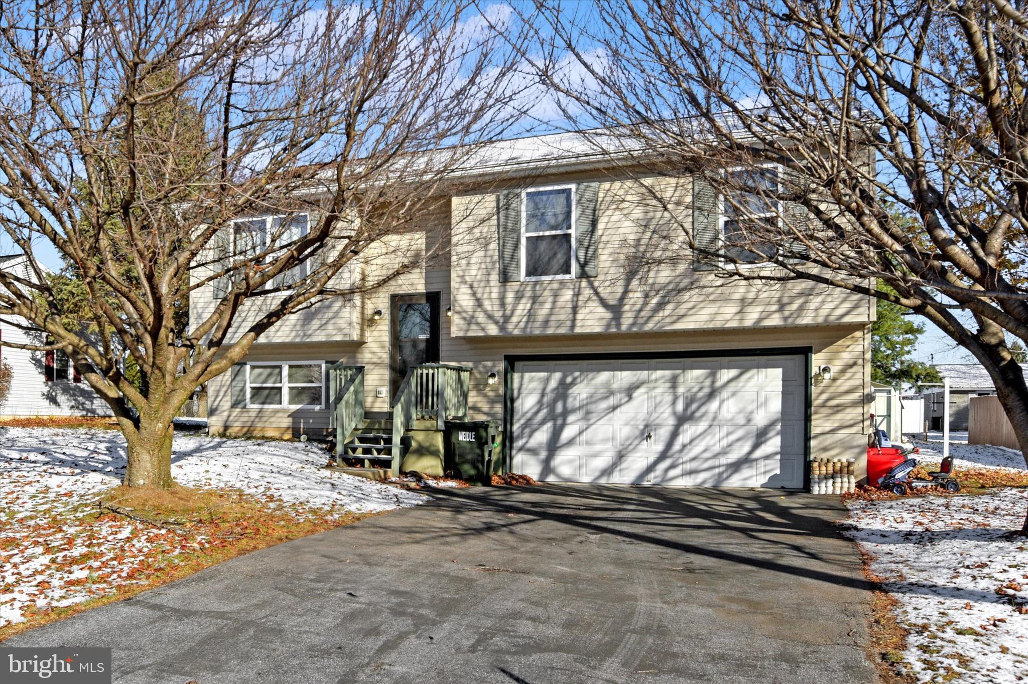 917 Maple Ln