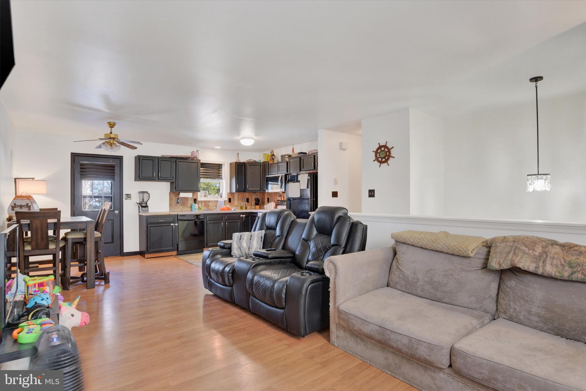 917 Maple Ln