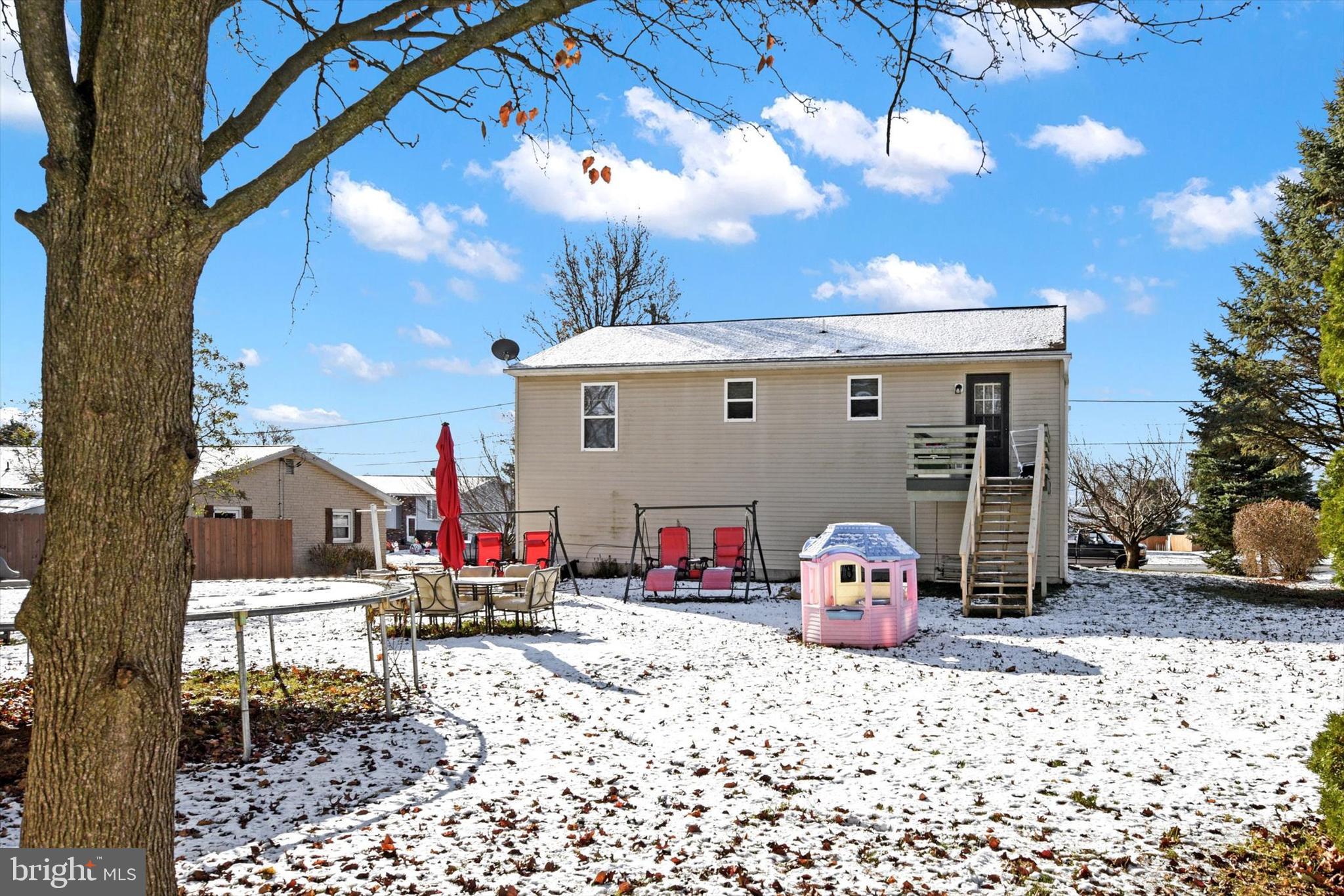 917 Maple Ln