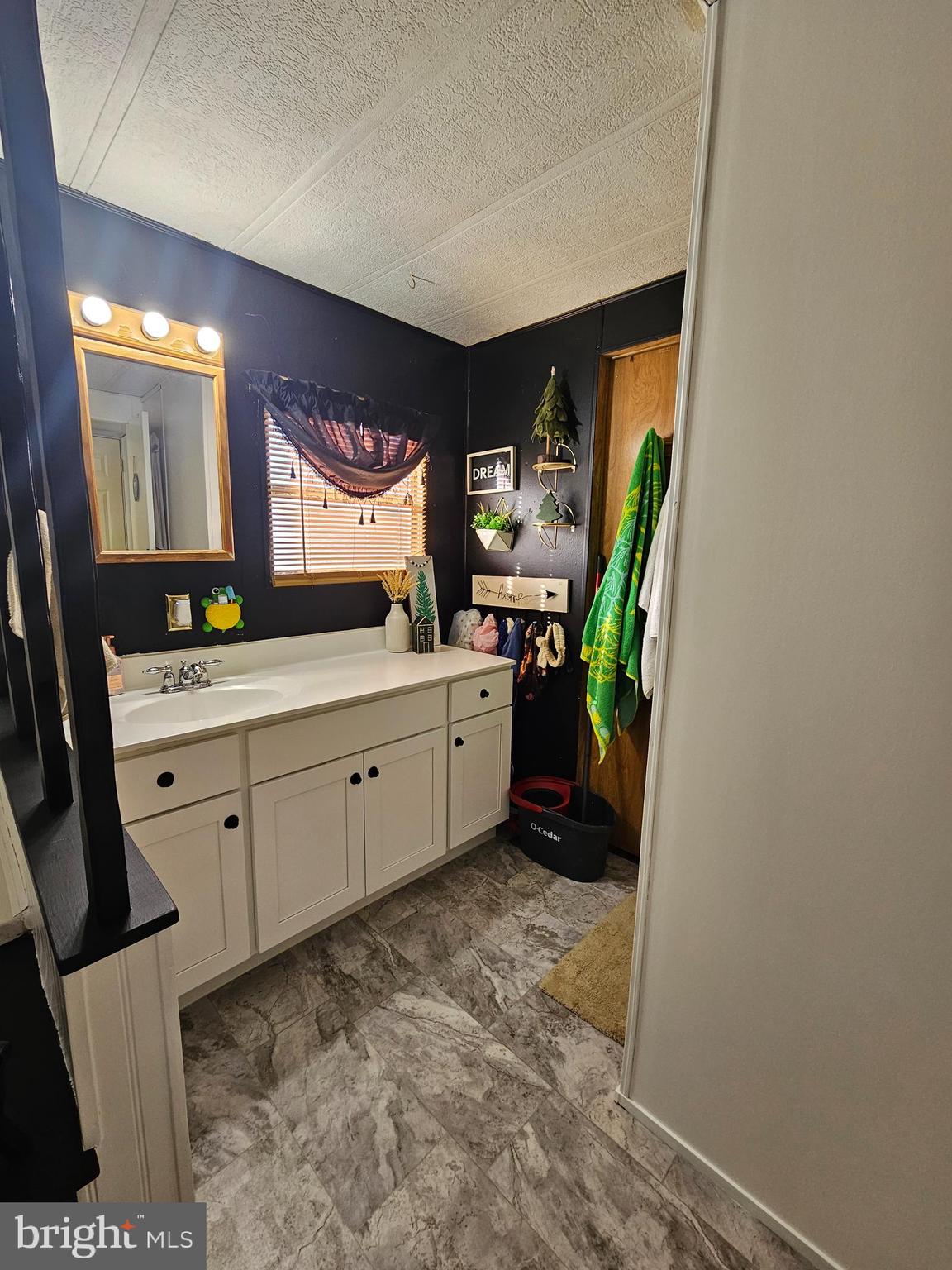 500 Houtztown Rd #7