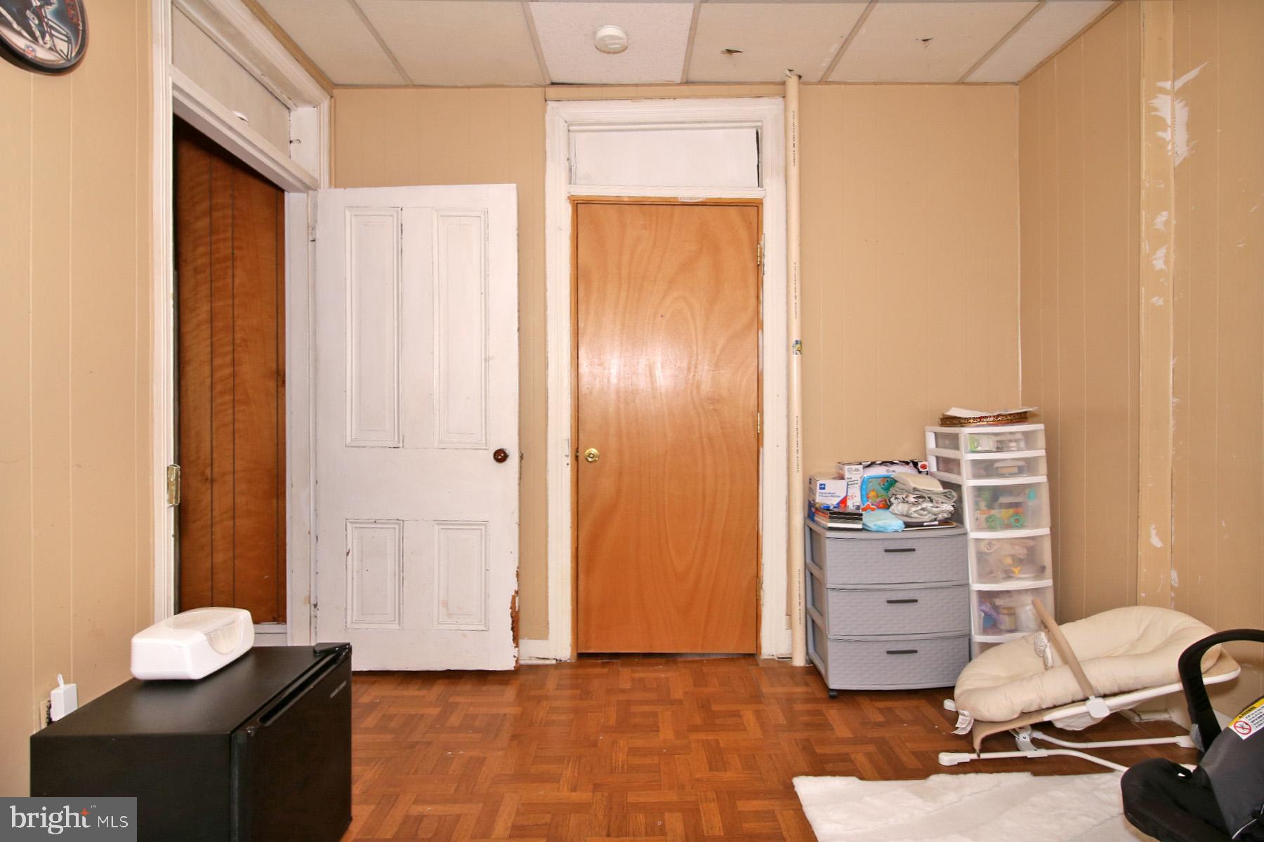 15 N 10th St