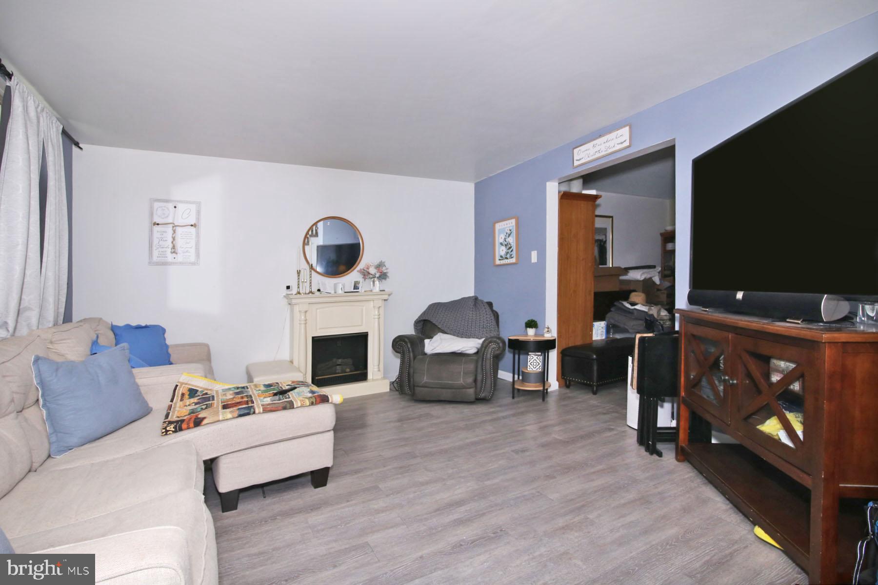 250 S 10th St