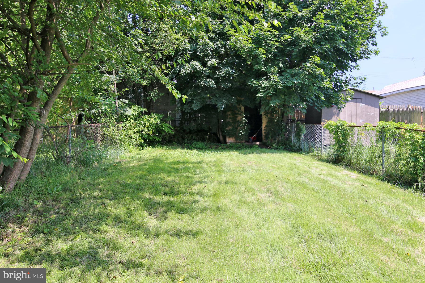 250 S 10th St