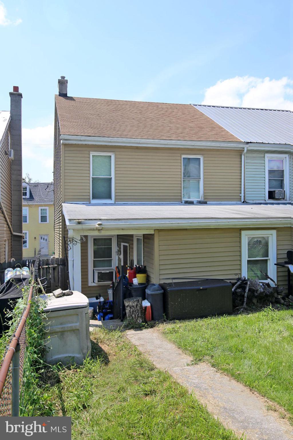 250 S 10th St