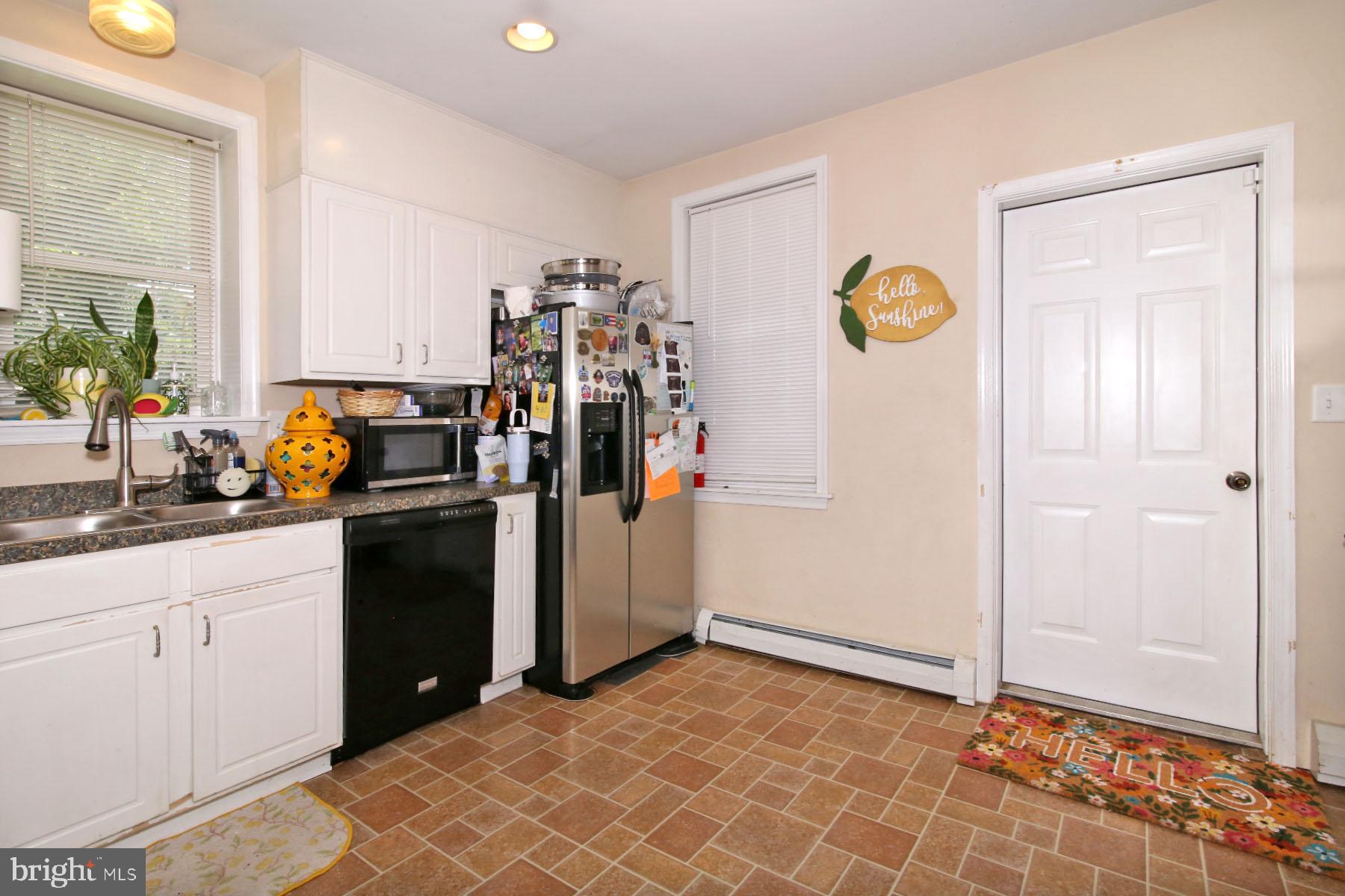 250 S 10th St