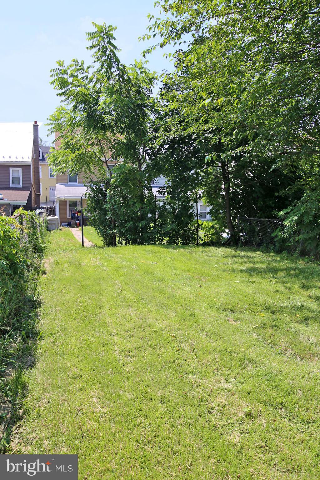 250 S 10th St