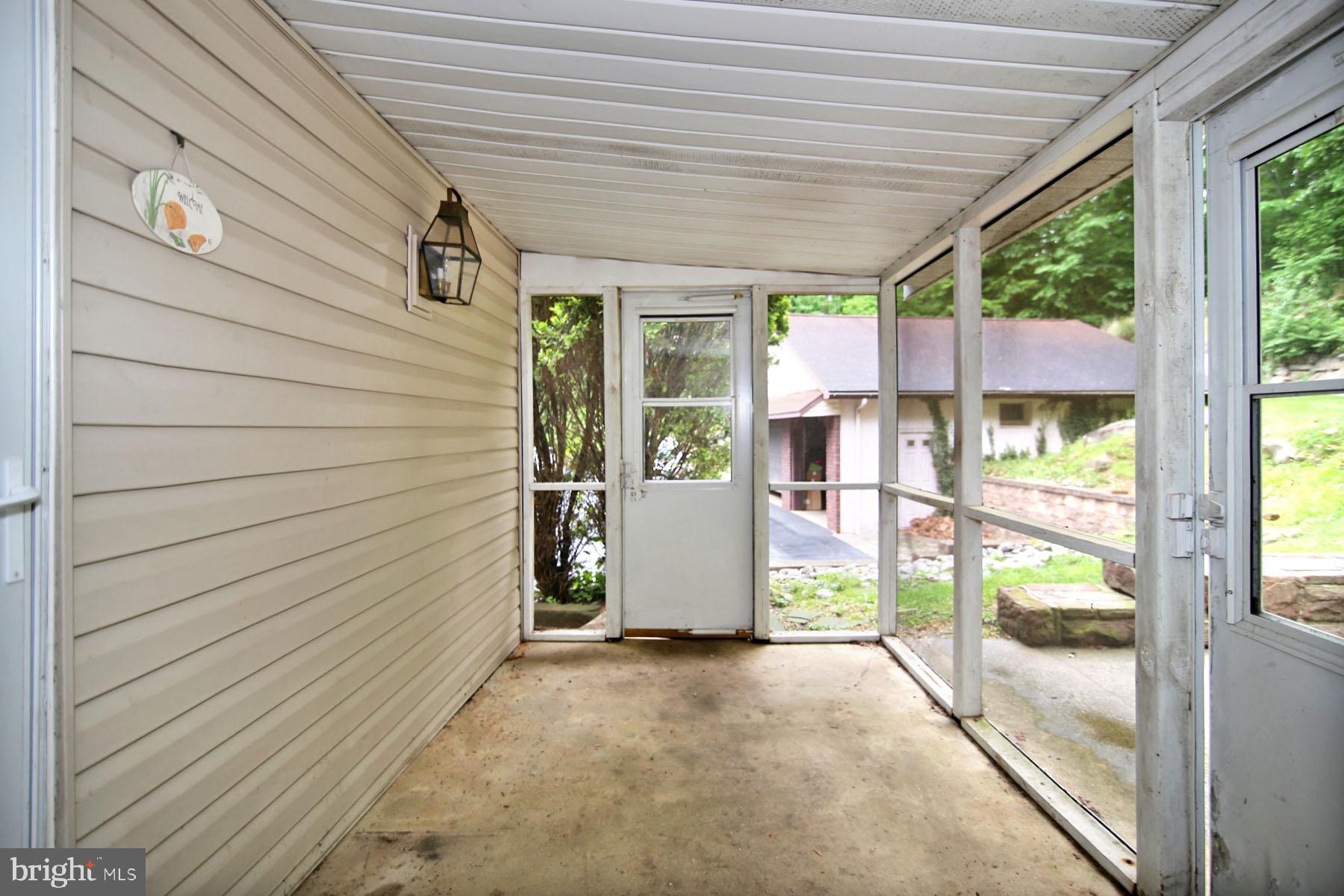 1061 Mine Rd