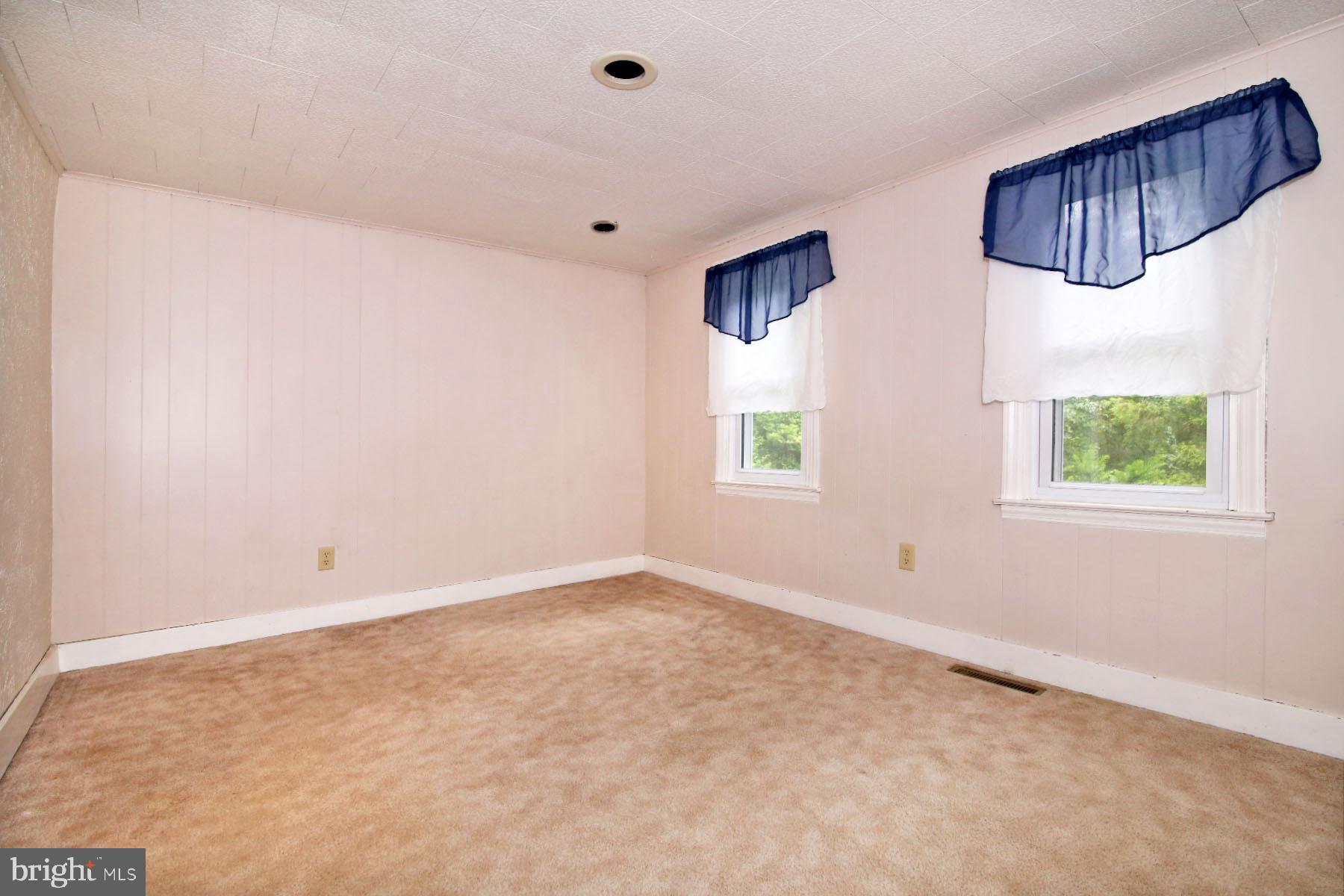 1061 Mine Rd