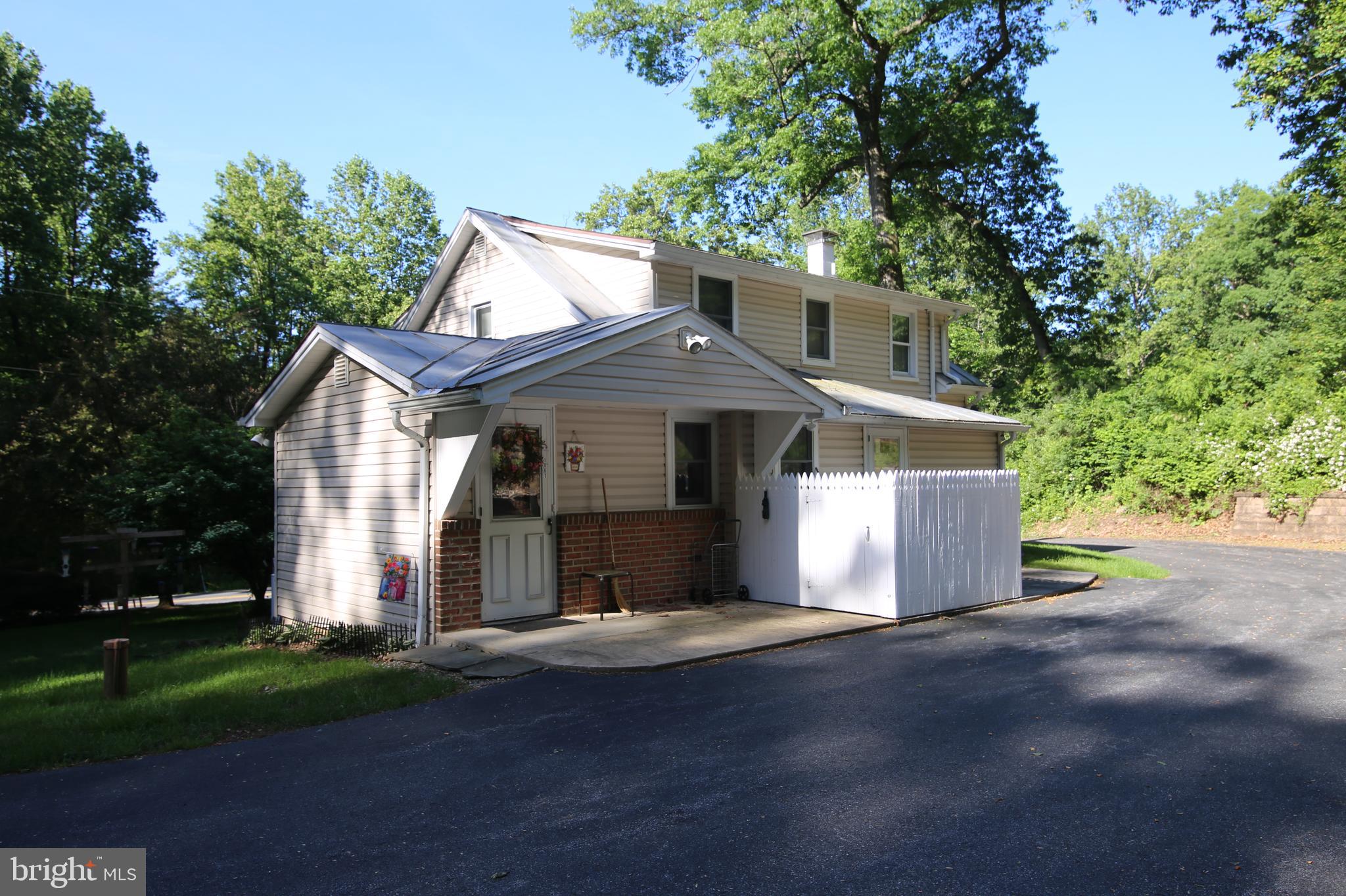 1061 Mine Rd