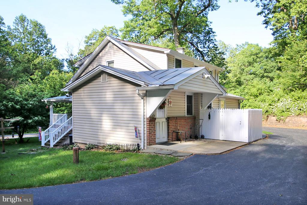 1061 Mine Rd