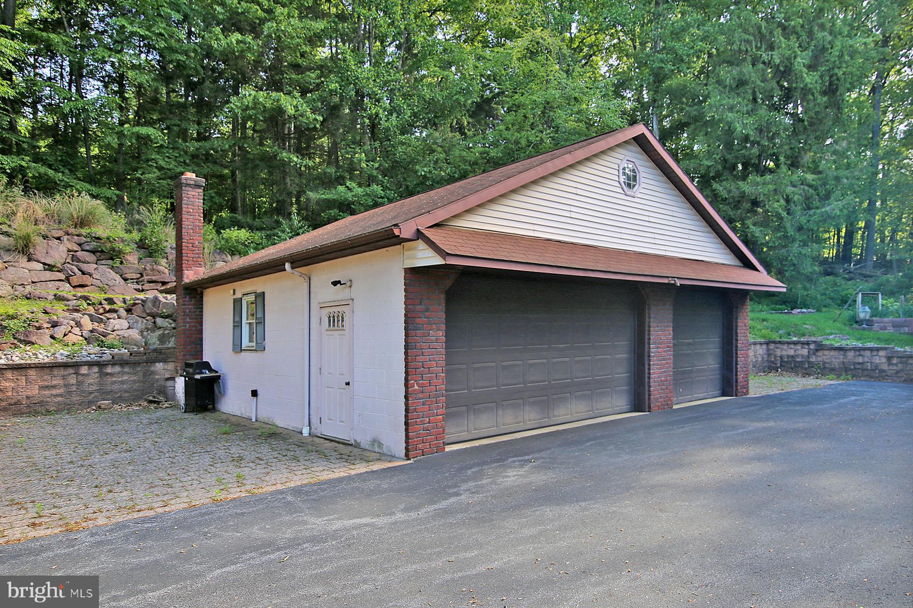 1061 Mine Rd