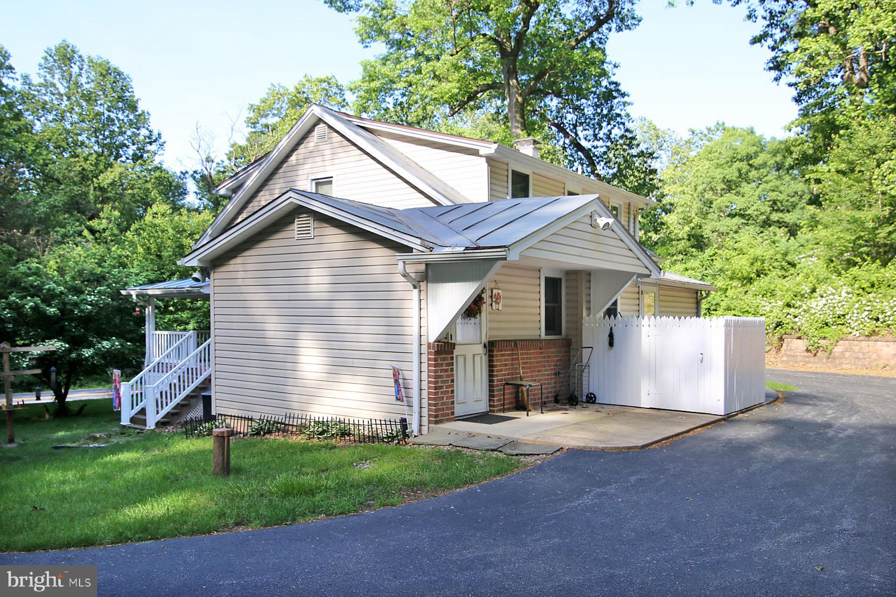 1061 Mine Rd