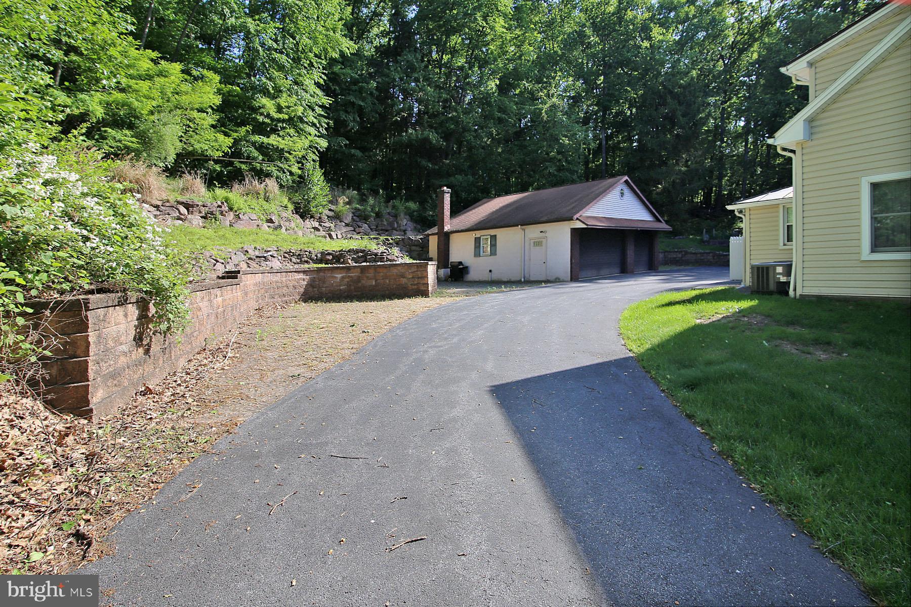 1061 Mine Rd