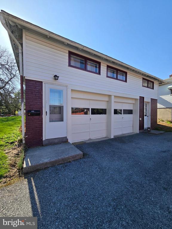 407 S 10TH ST.