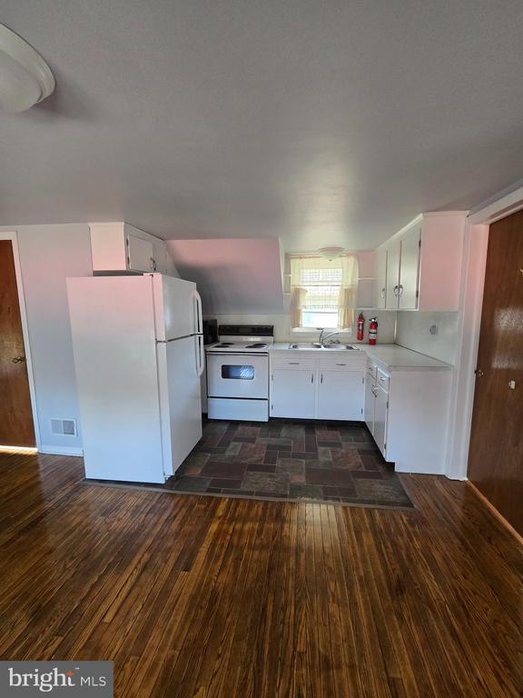 407 S 10TH ST.
