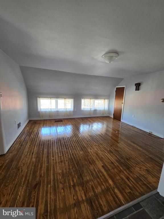 407 S 10TH ST.