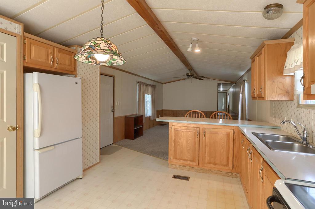 1300 E KERCHER AVE, LOT #27