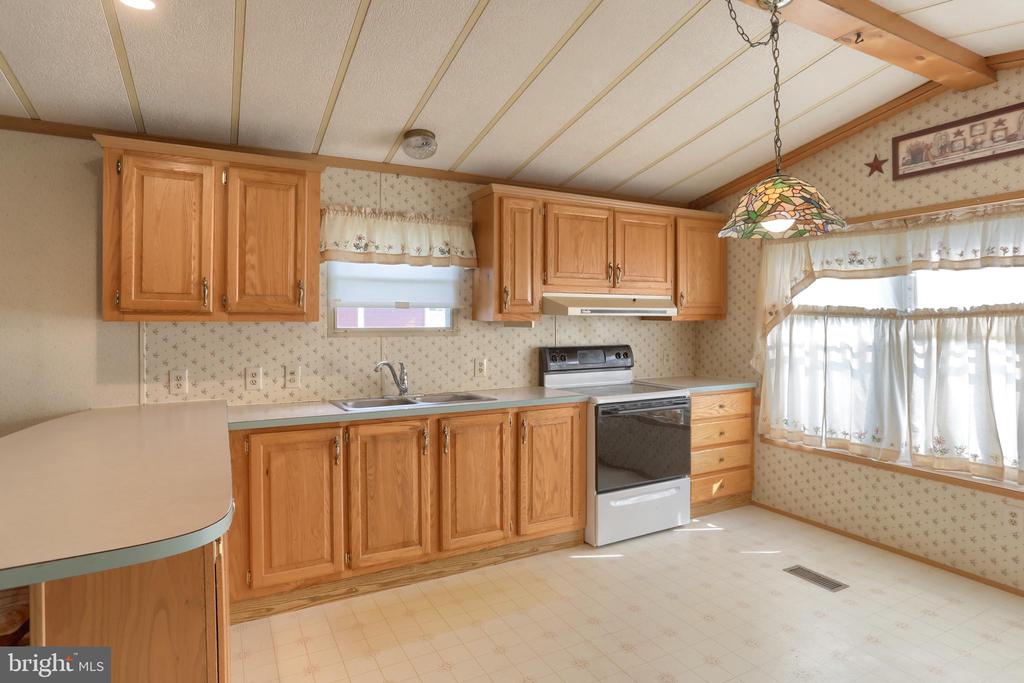 1300 E KERCHER AVE, LOT #27