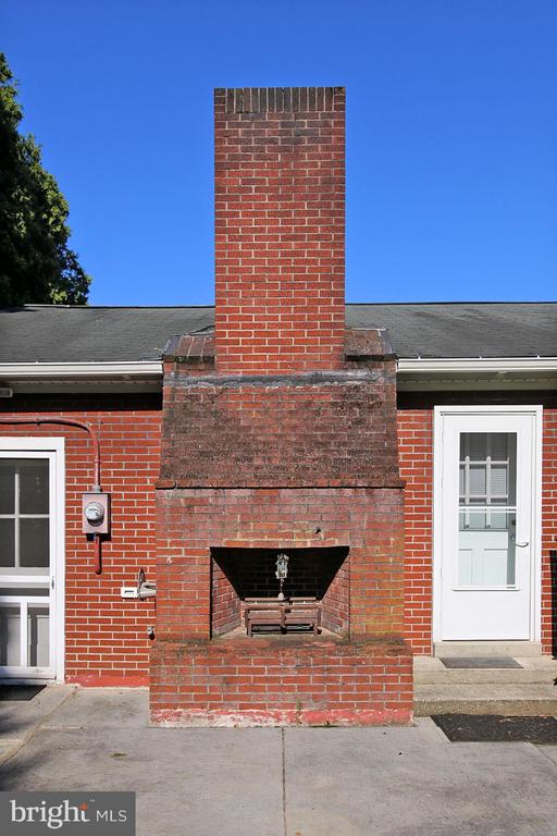 326 S 13th St