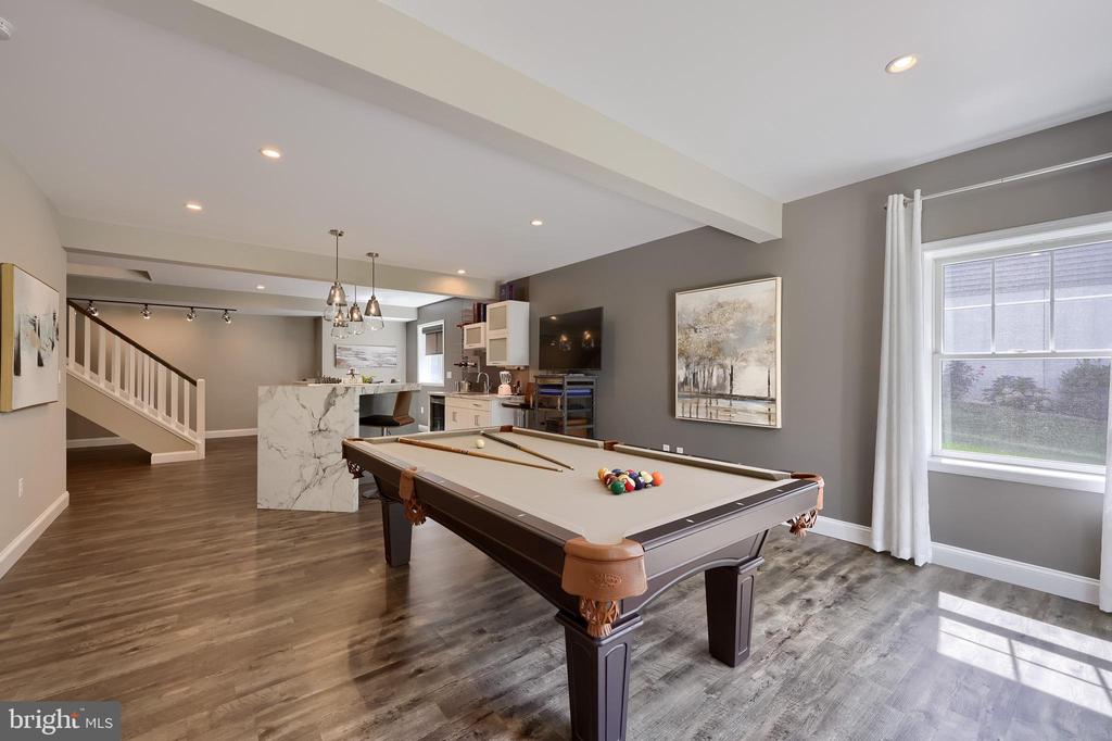 1076 ALDEN WAY